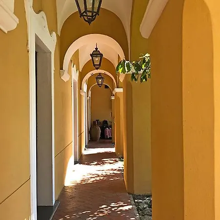 Sleeps 11 Air Con Wifi Vila *